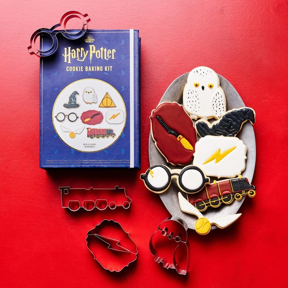 NEW! In Box Williams Sonoma Harry Potter Cookie Baking Kit